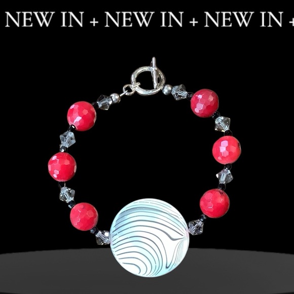 Unique beautiful bracelet in red, black & pearly white with Swarovski crystals - Picture 1 of 5